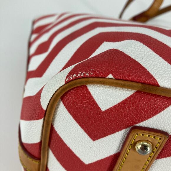 DOONEY & BOURKE RED, WHITE CHEVERON WOMENS SHOULDER BAG TOTE - Picture 10 of 16